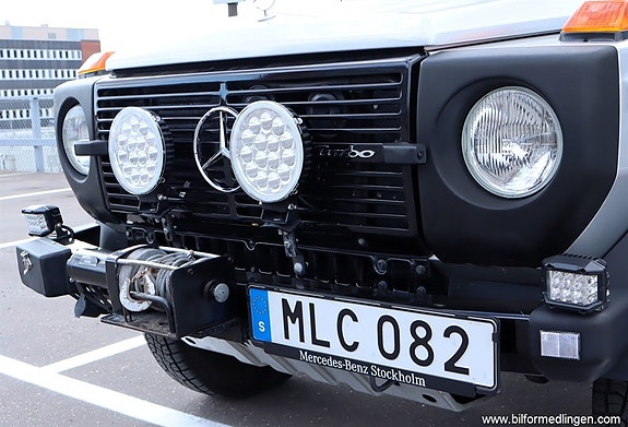 Mercedes-Benz 300 GD 10 of 23