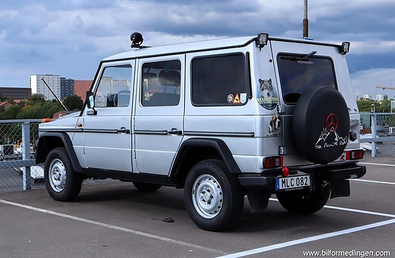 Mercedes-Benz 300 GD 4 of 23