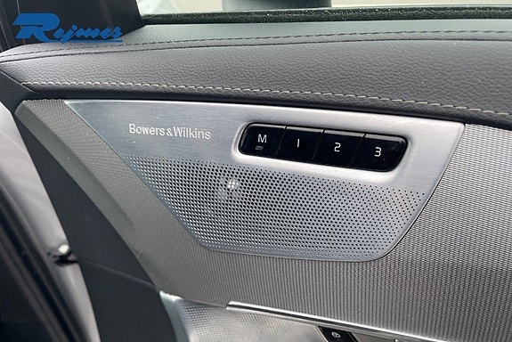 Volvo XC90 19 of 28