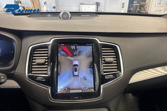 Volvo XC90 11 of 23