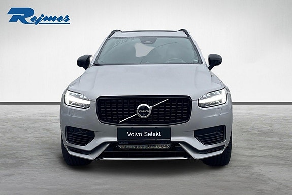 Volvo XC90 5 of 28