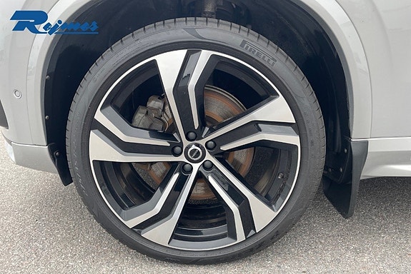 Volvo XC90 28 of 28