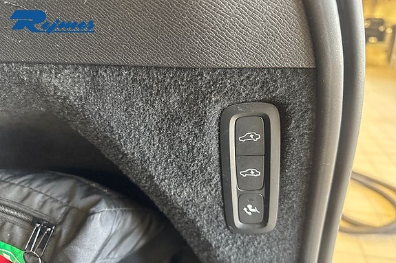 Volvo XC90 19 of 23