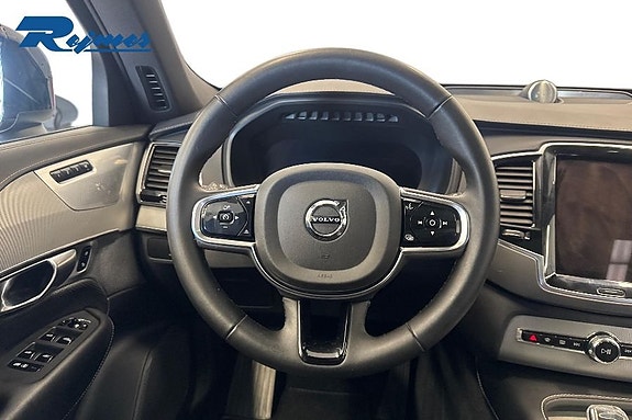 Volvo XC90 9 of 23