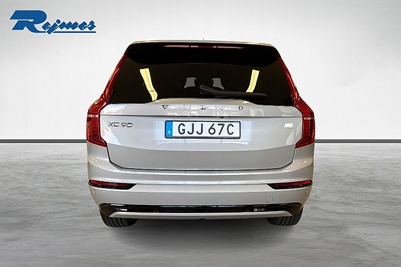 Volvo XC90 4 of 23