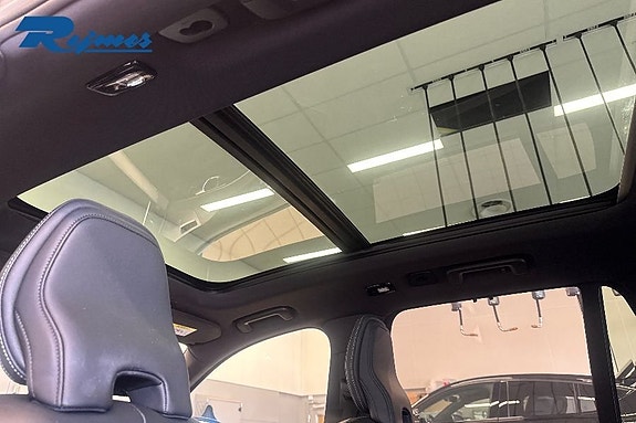 Volvo XC90 16 of 23