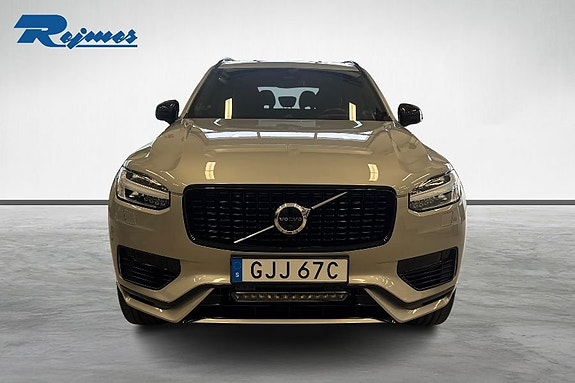 Volvo XC90 5 of 23