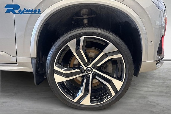 Volvo XC90 20 of 23