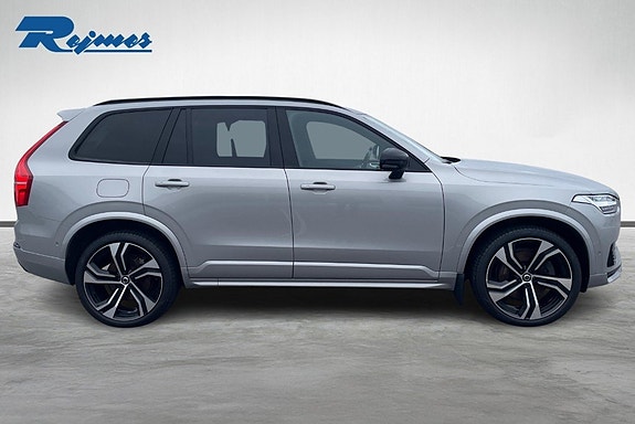 Volvo XC90 7 of 28