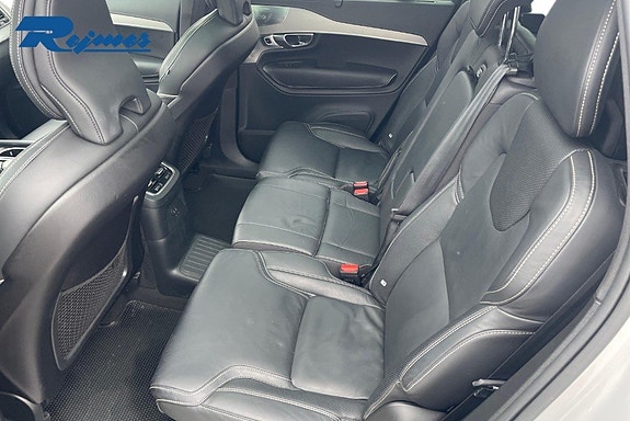 Volvo XC90 20 of 28