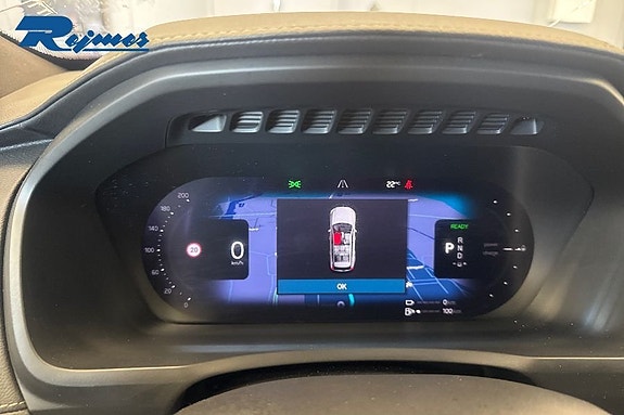 Volvo XC90 8 of 23