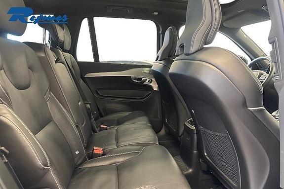 Volvo XC90 15 of 23