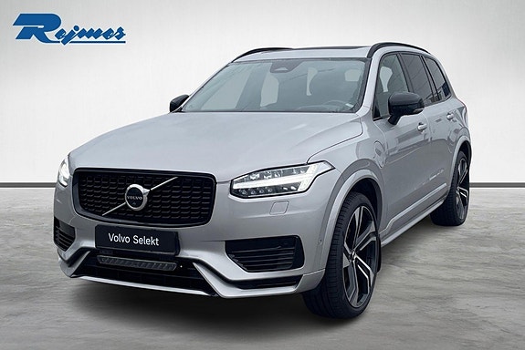 Volvo XC90 2 of 28