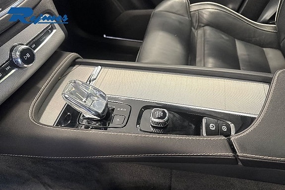 Volvo XC90 12 of 23