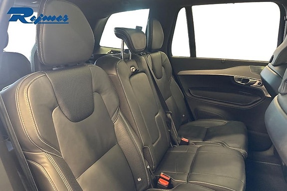 Volvo XC90 14 of 23