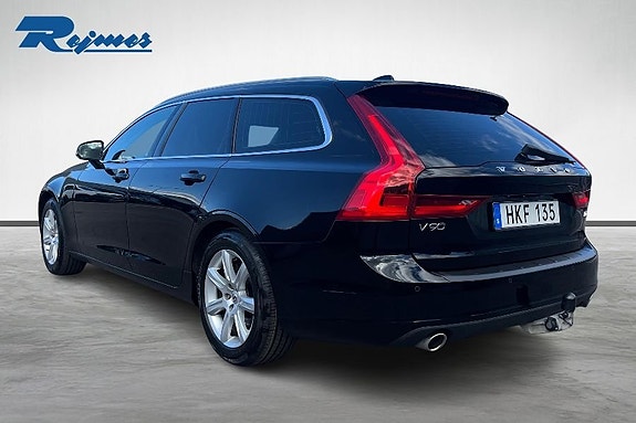 Volvo V90 2 of 22