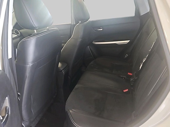 Suzuki Vitara 10 of 18