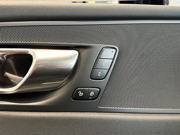 Volvo XC60 25 of 26