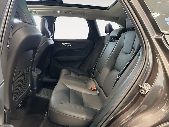 Volvo XC60 12 of 26