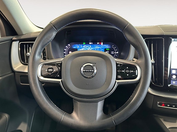 Volvo XC60 15 of 26