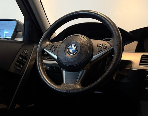 BMW 530i 13 of 16