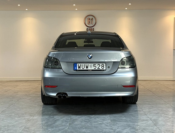 BMW 530i 7 of 16
