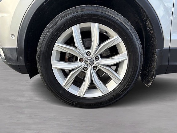 Volkswagen Tiguan 8 of 13