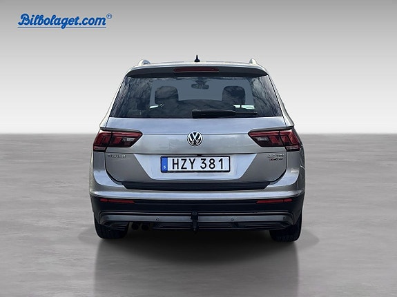 Volkswagen Tiguan 6 of 13