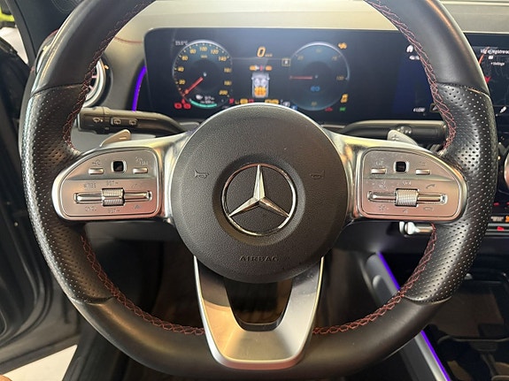 Mercedes-Benz EQB350 11 of 17