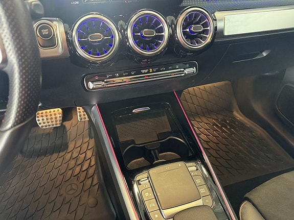 Mercedes-Benz EQB350 9 of 17