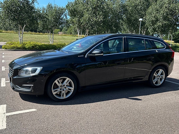 Volvo V60 2 of 4