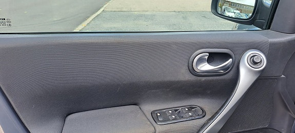 Renault Megane 11 of 16