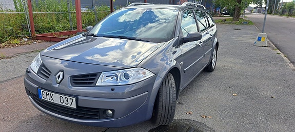 Renault Megane 2 of 16
