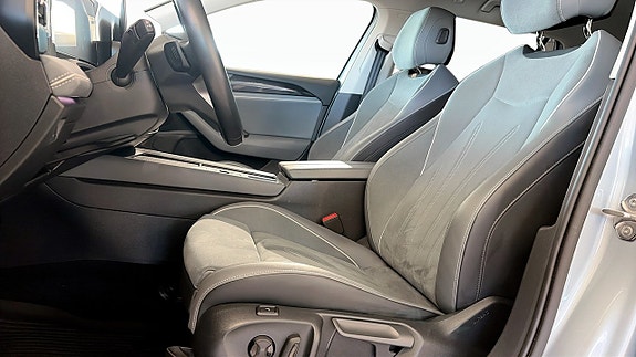Volkswagen Passat 8 of 14