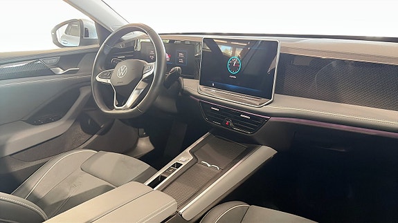 Volkswagen Passat 11 of 14