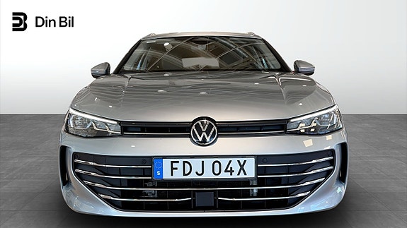 Volkswagen Passat 4 of 14