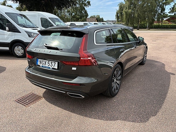 Volvo V60 4 of 12