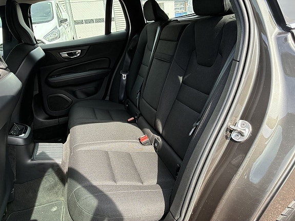 Volvo V60 8 of 12