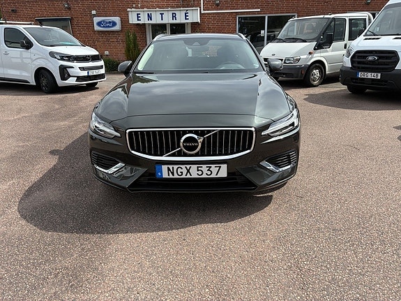 Volvo V60 2 of 12