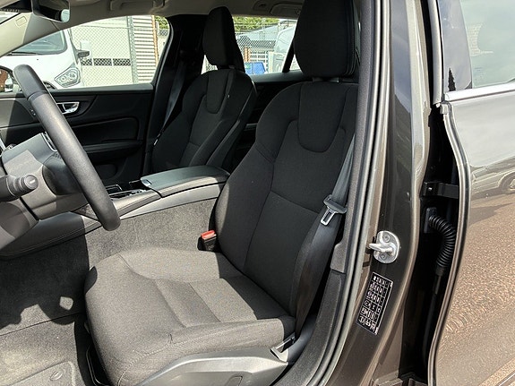 Volvo V60 7 of 12