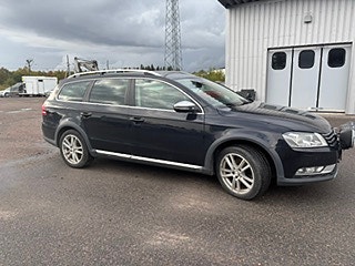 Volkswagen Passat Alltrack 3 of 7
