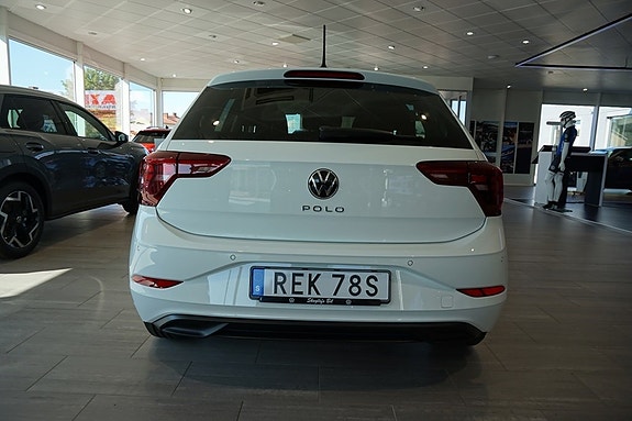 Volkswagen Polo 2 of 3
