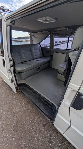 Volkswagen Multivan 3 of 8