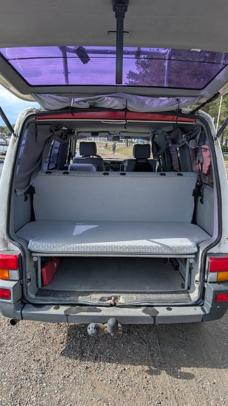 Volkswagen Multivan 8 of 8