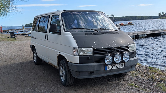 Volkswagen Multivan 2 of 8