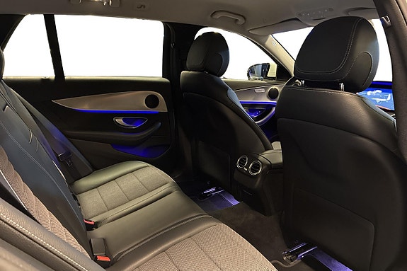 Mercedes-Benz E220 19 of 23