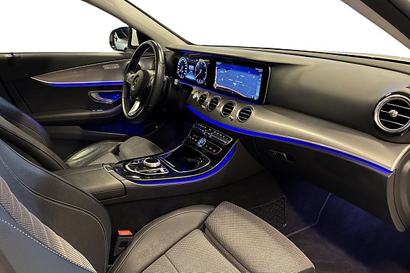 Mercedes-Benz E220 11 of 23