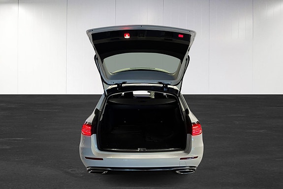 Mercedes-Benz E220 16 of 23
