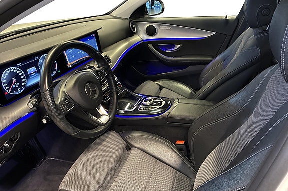 Mercedes-Benz E220 9 of 23