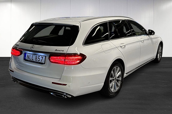 Mercedes-Benz E220 3 of 23